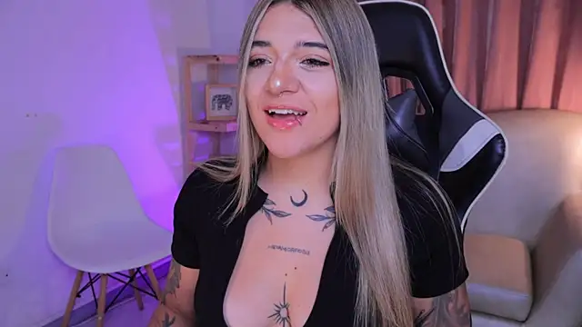 ashleyvalirya online show from 09.18.25