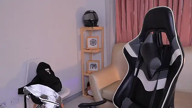 ashleyvalirya online show from 10.03.25