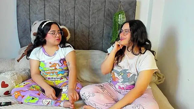 maddie-and-chelsea- online show from 02.12.26