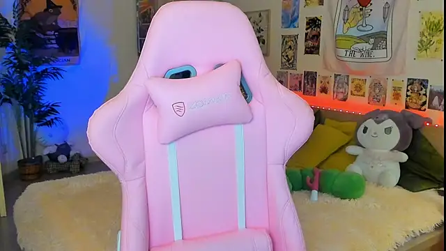 Snapshot of Sunny_Elly chatting on 01.27.25 Sunny Elly online show from 01.27.25