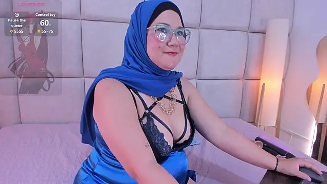 Scarlette 33 online show from 03.25.26