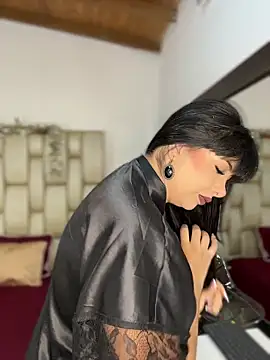 Snapshot of Alexa_Miss chatting on 11.08.25 Alexa Miss online show from 11.08.25