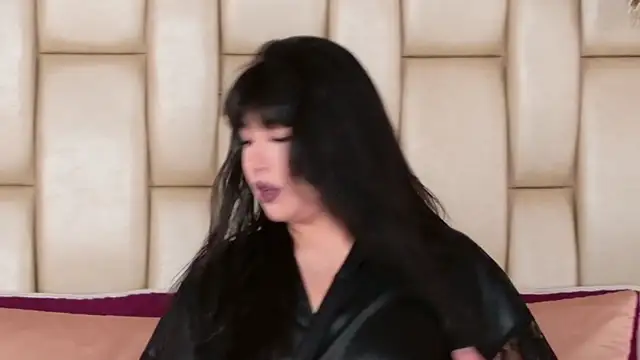 Snapshot of Alexa_Miss chatting on 11.22.25 Alexa Miss online show from 11.22.25