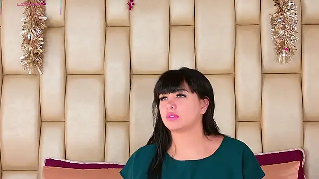 Snapshot of Alexa_Miss chatting on 12.14.25 Alexa Miss online show from 12.14.25