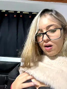 Isabella Foxx  online show from 11.08.25