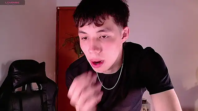 Snapshot of angel_bless19 chatting on 12.04.24 angel bless19 online show from 12.04.24