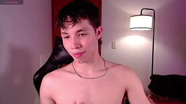 Snapshot of angel_bless19 chatting on 12.17.24 angel bless19 online show from 12.17.24