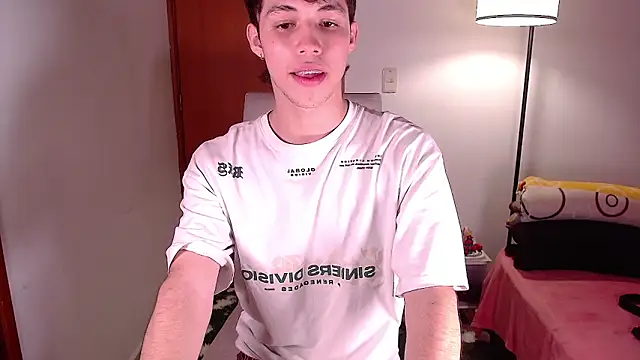 Snapshot of angel_bless19 chatting on 12.21.24 angel bless19 online show from 12.21.24