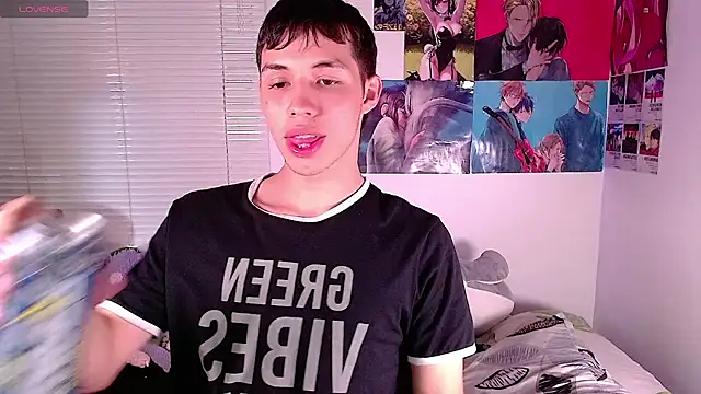 Snapshot of angel_bless19 chatting on 01.04.25 angel bless19 online show from 01.04.25