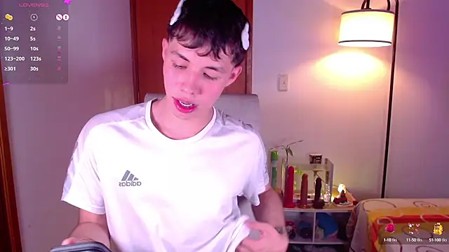 Snapshot of angel_bless19 chatting on 02.03.25 angel bless19 online show from 02.03.25