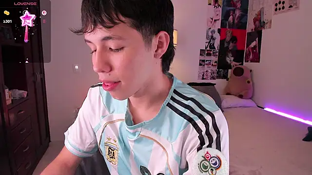 Snapshot of angel_bless19 chatting on 10.06.25 angel bless19 online show from 10.06.25