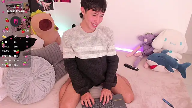 Snapshot of angel_bless19 chatting on 10.13.25 angel bless19 online show from 10.13.25