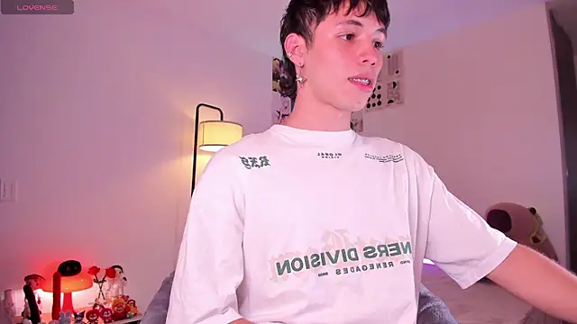 Snapshot of angel_bless19 chatting on 11.06.25 angel bless19 online show from 11.06.25