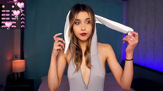 FannyHewson online show from 11.11.25