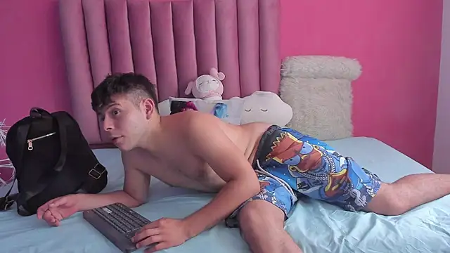 Snapshot of JustiinJazmin chatting on 01.13.25 JustiinJazmin online show from 01.13.25