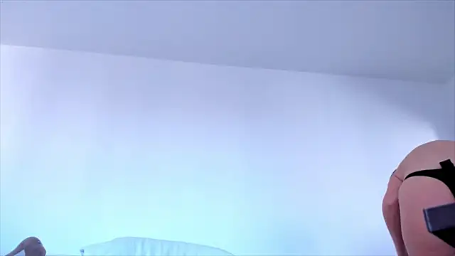Snapshot of hornyemma__ chatting on 01.13.25 hornyemma online show from 01.13.25