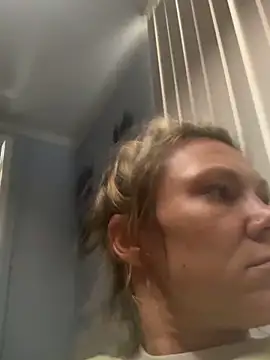 hotNReady6969 online show from 12.19.25