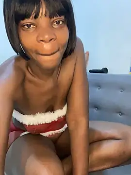 Snapshot of Cocowett chatting on 02.13.25 Cocowett online show from 02.13.25