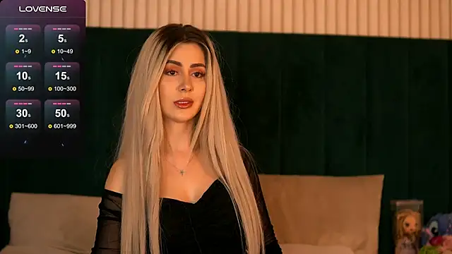 Kylie Benton online show from 03.08.25