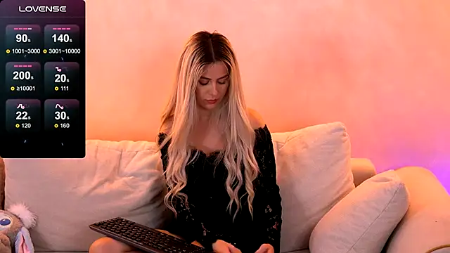 Kylie Benton online show from 09.18.25