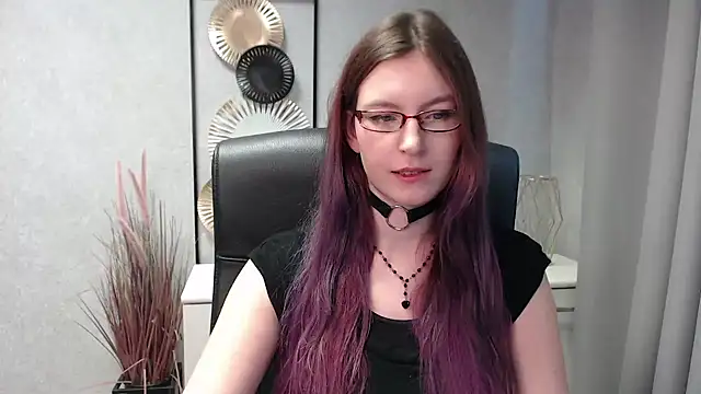 emmaxDelight online show from 12.12.24