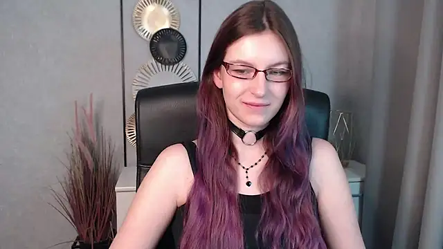 emmaxDelight online show from 12.13.24