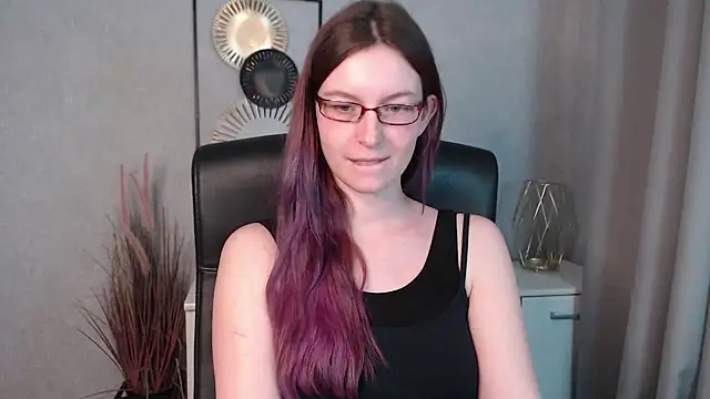 emmaxDelight online show from 12.14.24