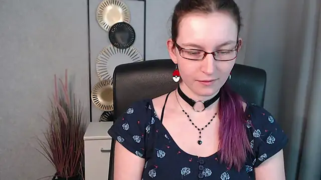 emmaxDelight online show from 12.17.24