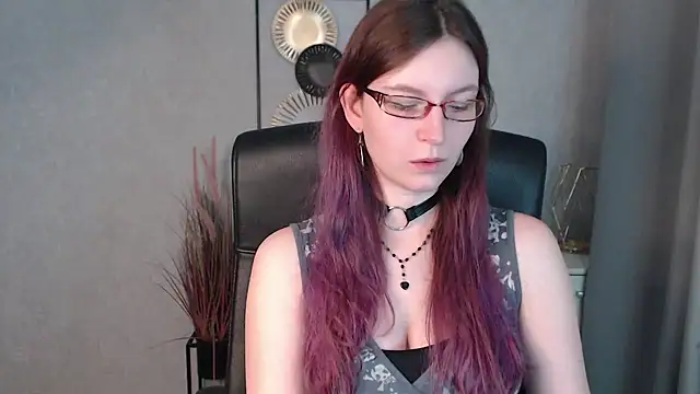 emmaxDelight online show from 12.18.24