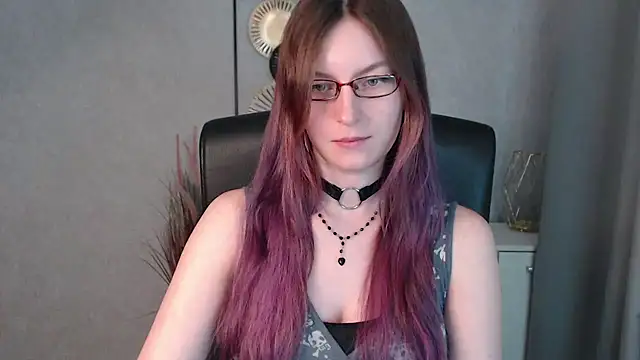 emmaxDelight online show from 12.18.24