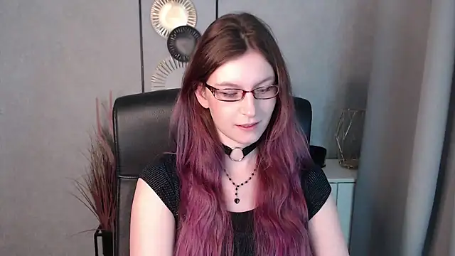 emmaxDelight online show from 12.31.24