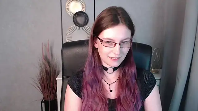 emmaxDelight online show from 12.31.24