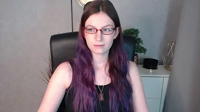 emmaxDelight online show from 01.03.25