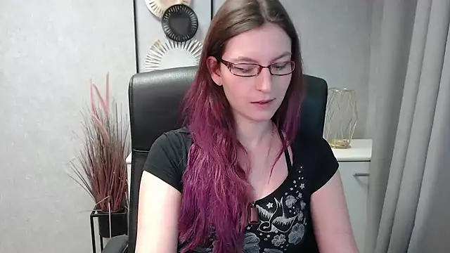 emmaxDelight online show from 01.26.25