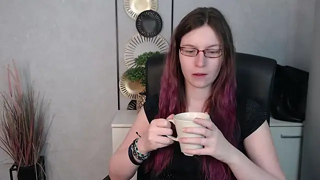 emmaxDelight online show from 02.14.25