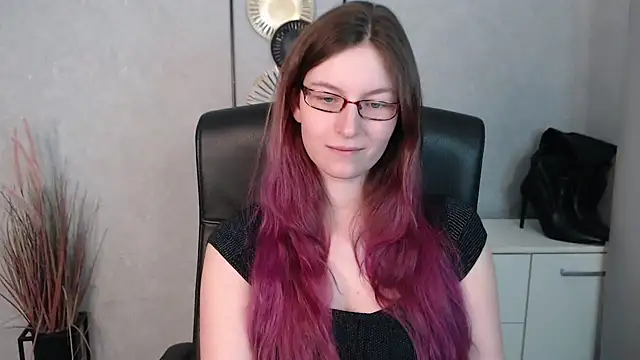 emmaxDelight online show from 02.14.25