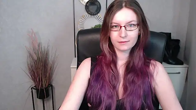 emmaxDelight online show from 02.26.25