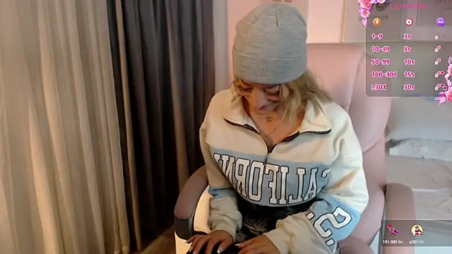 zoe jones13 online show from 02.18.25