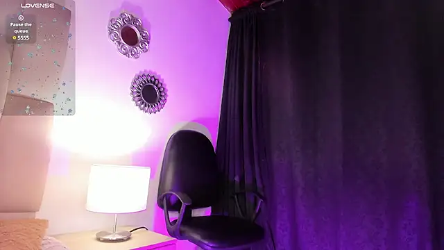 Mia ross16 online show from 12.30.24