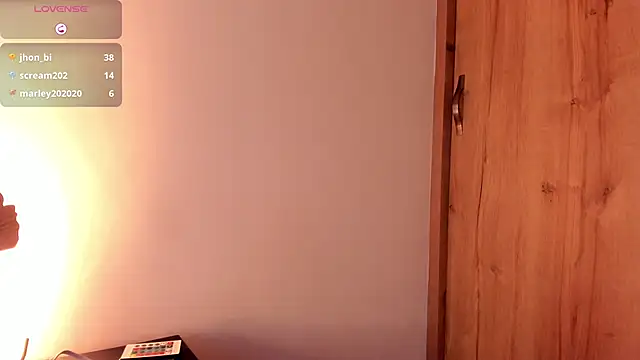 Mia ross16 online show from 02.21.25