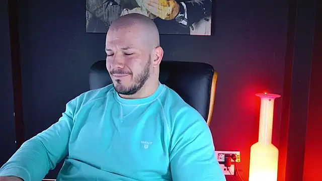 Snapshot of AngeloEric chatting on 12.03.24 AngeloEric online show from 12.03.24