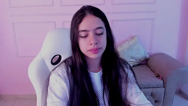 zoe turnner 18 online show from 10.10.25