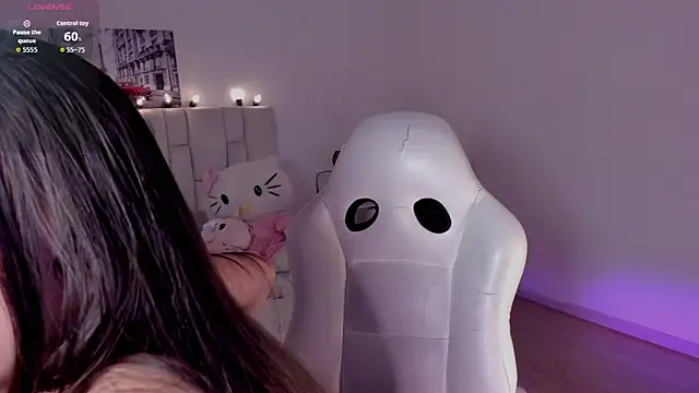 zoe turnner 18 online show from 02.14.26