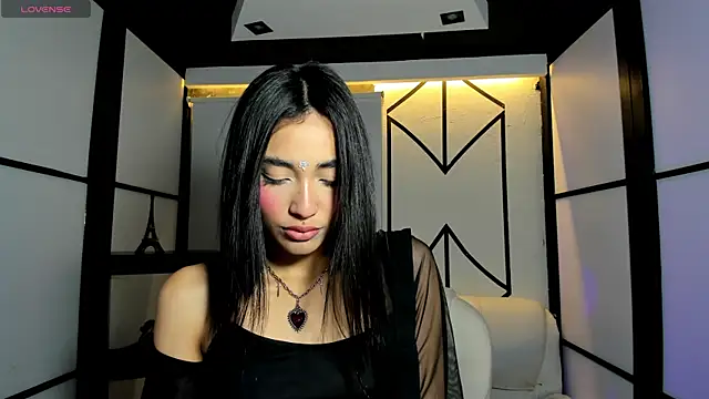 lilithTeen1  online show from 01.05.25