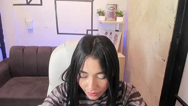 lilithTeen1  online show from 03.12.25