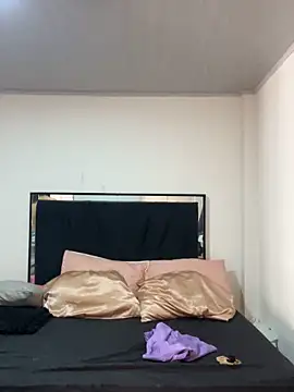 lilithTeen1  online show from 11.04.25