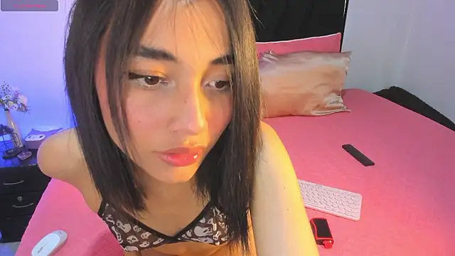 lilithTeen1  online show from 01.08.26