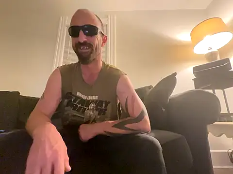 Snapshot of armdy371 chatting on 10.19.25 armdy371 online show from 10.19.25