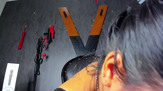 Carolina Arias online show from 02.04.25