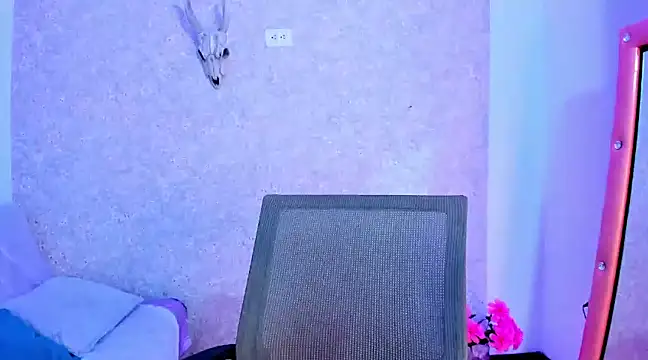 Snapshot of AliciaChelios chatting on 12.31.24 AliciaChelios online show from 12.31.24